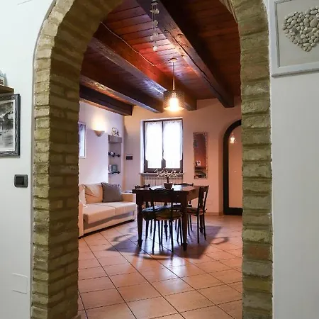 A Casa Di Claudia דירה לורטו