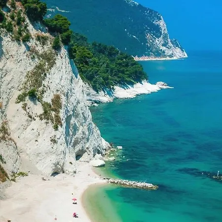 A Casa Di Claudia * לורטו